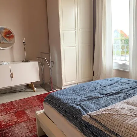 Casa vacanze Beautiful Near Airport 3
