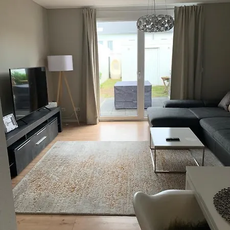 Beautiful Near Airport 3 *